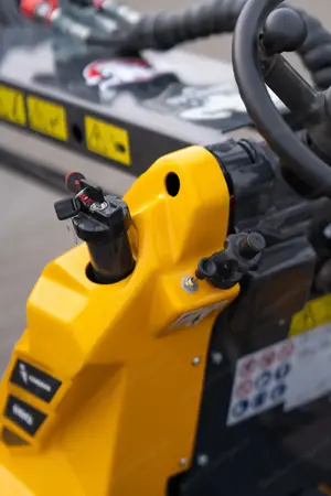 Kompakt - Radlader Hoflader HERACLES H130 Kingway Bild 7