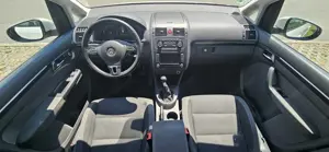 Volkswagen Touran Highline 2.0 TDI DPF  (servicegepflegtes Firmenfahrzeug   technisch TOP) Bild 9