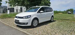 Volkswagen Touran Highline 2.0 TDI DPF  (servicegepflegtes Firmenfahrzeug   technisch TOP) Bild 3