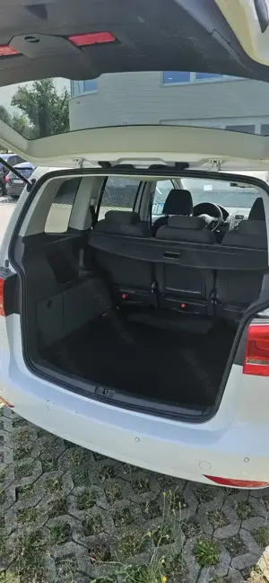 Volkswagen Touran Highline 2.0 TDI DPF  (servicegepflegtes Firmenfahrzeug   technisch TOP) Bild 5