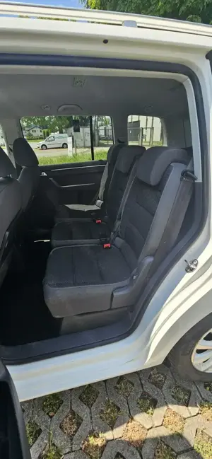 Volkswagen Touran Highline 2.0 TDI DPF  (servicegepflegtes Firmenfahrzeug   technisch TOP) Bild 8