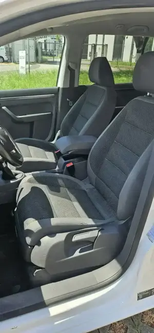 Volkswagen Touran Highline 2.0 TDI DPF  (servicegepflegtes Firmenfahrzeug   technisch TOP) Bild 7