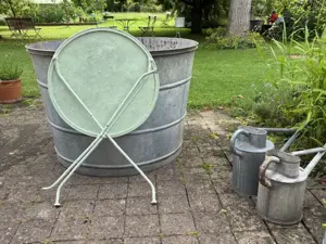 Klappbarer Gartentisch Metall, 1950er, Frankreich Bild 4