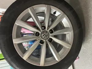 4 Alufelgen mit Sommerbereifung für Golf 205 55 R16V