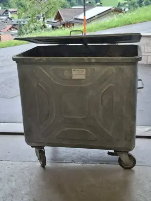 Müllcontainer aus Stahl - verzinkt