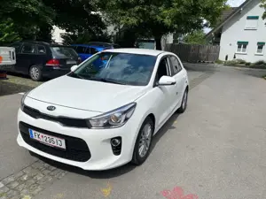 Kia Rio MPI Silber