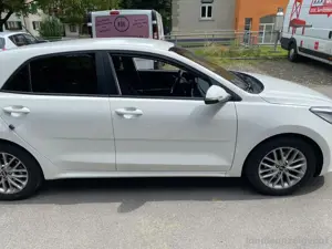 Kia Rio MPI Silber Bild 5