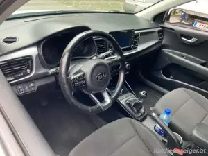 Kia Rio MPI Silber Bild 4