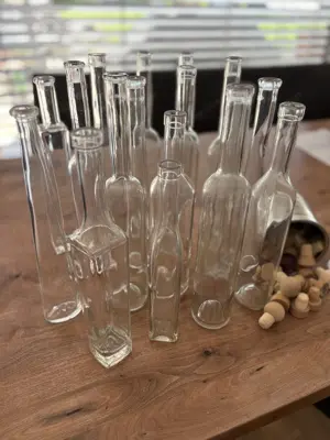 18 Flaschen mit Kork Verschluss