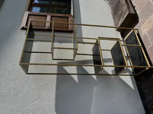 Regal Schwarz Gold Bild 2