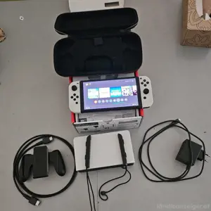 Nintendo Switch OLED-Modell HEG-001 64GB Handheld-Spielekonsole - Weiß