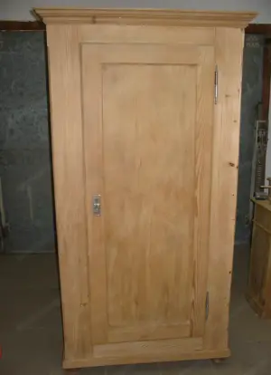 Schrank Fichtenholz
