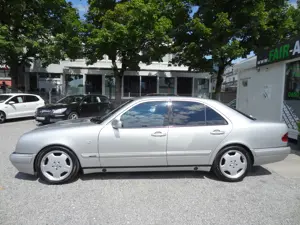 Mercedes E300 Turbodiesel Automatik Avantgarde Bild 6