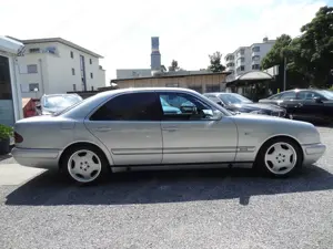 Mercedes E300 Turbodiesel Automatik Avantgarde Bild 4