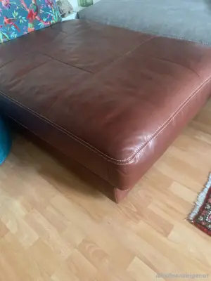 Toller Ledertisch Sitzpolster