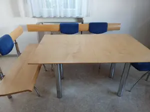 Sitzgarnitur exclusiv Massivholz, Handarbeit:Tisch ,Eckbank, 2 Stühle (Neupreis 600,-) nur Euro 80,-