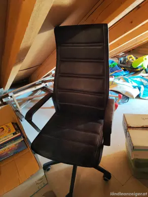 Schreibtischstuhl