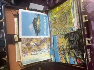 Koffer mit Reiseführer Sachen! Bild 5