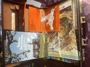 Koffer mit Reiseführer Sachen! Bild 4