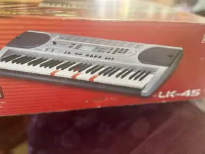 Verkaufe dieses neue unbenutztes  Keybord ! Bild 2