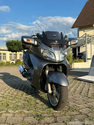 Suzuki Burgman 650 Executive Bild 2