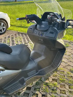 Suzuki Burgman 650 Executive Bild 4