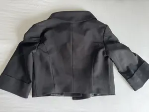 Jacke kurz, elegant, Größe 36 Bild 3