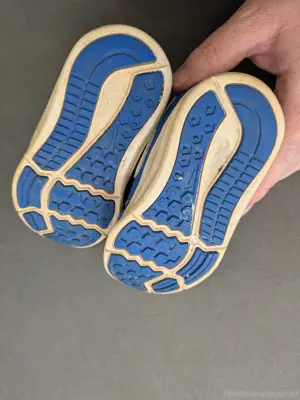 Nike Sneaker Größe 22 Bild 3