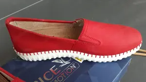 Komplett neue Damen-Leder-Slipper (Nubukleder), rot, Marke Caprice, Größe 38 Bild 4