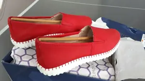 Komplett neue Damen-Leder-Slipper (Nubukleder), rot, Marke Caprice, Größe 38 Bild 7