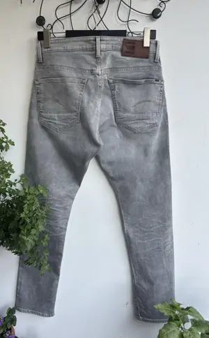 Graue Herren Jeans von G-Star Bild 2
