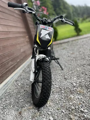 Kuberg Start elektrisches Kindermotorrad  Bild 2