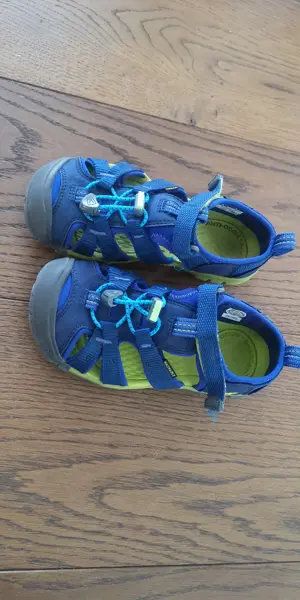 Keen Sandalen Größe 30