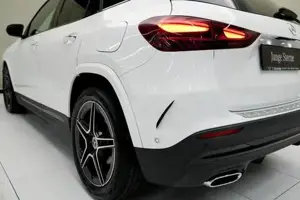 Mercedes-Benz GLA 200 d 4MATIC W-Paket Navi Night Sport KAM Bild 12