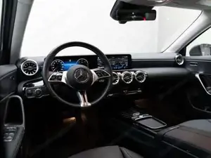 Mercedes-Benz A 180 d Kompaktlimousine W-Paket KAM SpurW  SpurH Bild 8