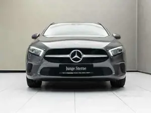 Mercedes-Benz A 250 e Kompaktlimousine KAM SpurH Navi KlimaA Bild 2