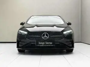 Mercedes-Benz A 180 d Kompaktlimousine W-Paket Night Navi Sport Bild 2