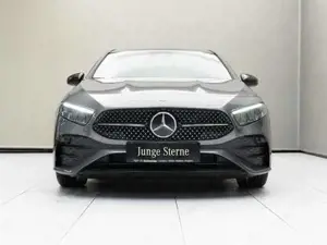 Mercedes-Benz A 180 d Kompaktlimousine Night Sport KAM SpurW Bild 2
