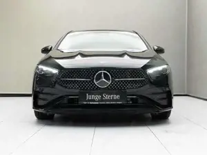 Mercedes-Benz A 180 d Kompaktlimousine W-Paket Night Navi Sport Bild 2