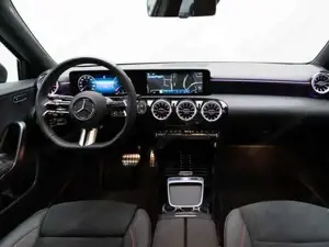 Mercedes-Benz A 180 d Kompaktlimousine W-Paket Night Navi Sport Bild 5