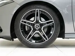 Mercedes-Benz A 180 d Kompaktlimousine Night Sport KAM SpurW Bild 8