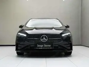 Mercedes-Benz A 180 d Kompaktlimousine W-Paket Night Navi Sport Bild 2