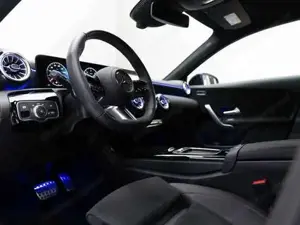 Mercedes-Benz A 180 d Kompaktlimousine Night Sport KAM SpurW Bild 6