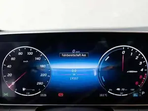 Mercedes-Benz GLC 300 de 4MATIC Navi Sport S-Sitz LED LM SpurW Bild 4