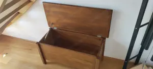 Holztruhe aus Vollholz in Buche neu gestrichen  Bild 2