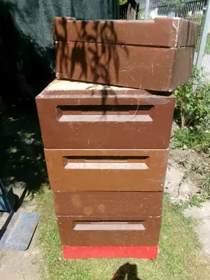 5 Bienenstöcke + 1 Honigschleuder + Zubehör  Bild 4