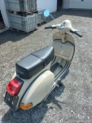 Vespa P150X Bild 3