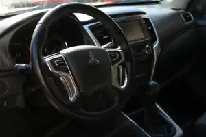 Mitsubishi L200 Bild 9