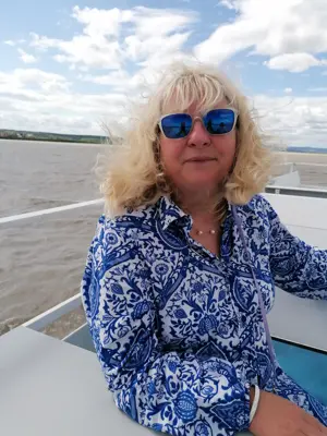 Reife Ehefrau  Hotwife bietet unkomplizierte erotische Dates  Bild 2