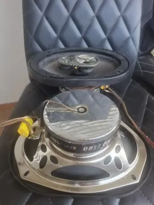 Lautsprecher ground zero  Preis ist verhandelbar 